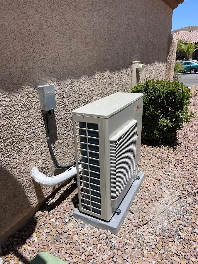 Residential air conditioning condenser unit in Suncrest